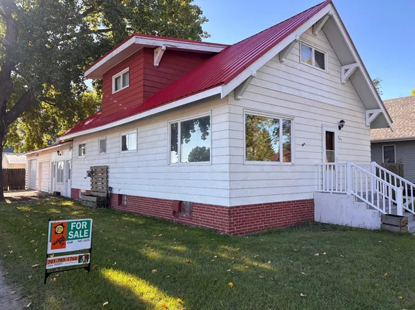 701 Cedar Ave, Harvey, ND 58341