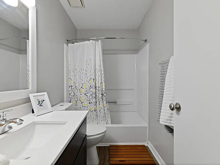 450 Waldan Cir — Photo 14