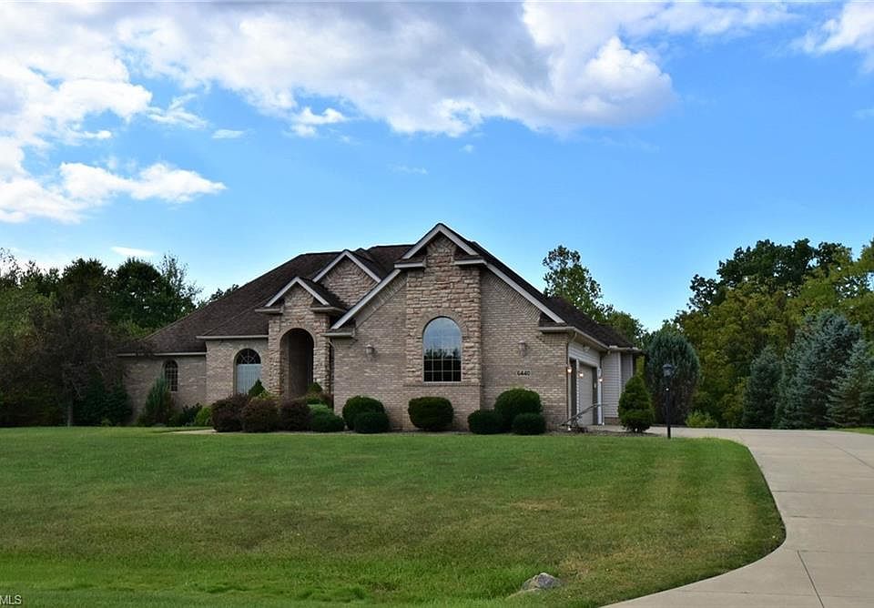 1st image of 6440 Wooded View Dr