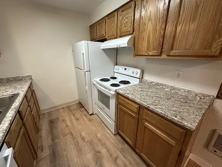 2810 Madison St — Photo 2