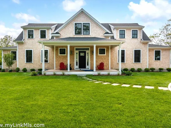 2 Bennett Way, Edgartown, MA 02539