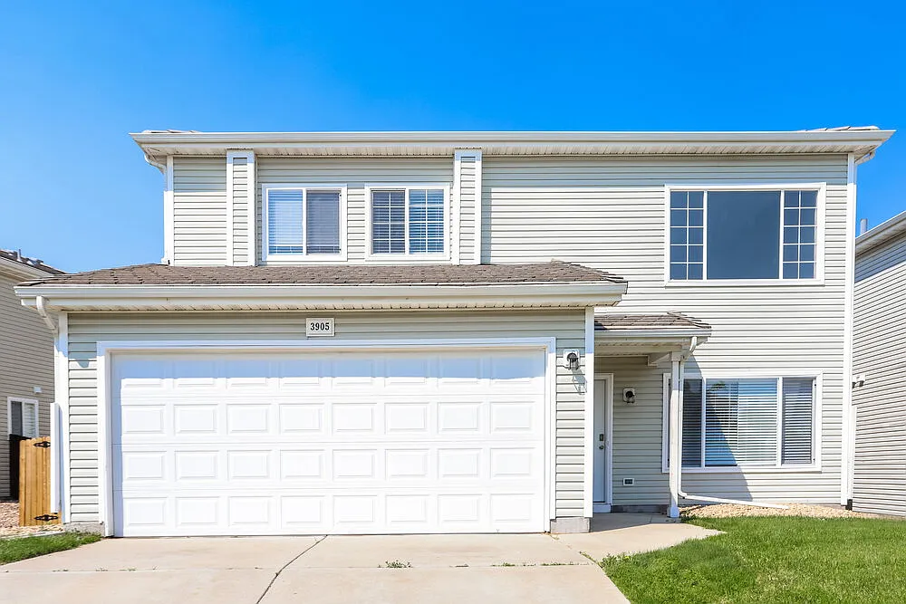 3 bed, 2.5 bath, 2170 sqft, $3,230 — Photo 1