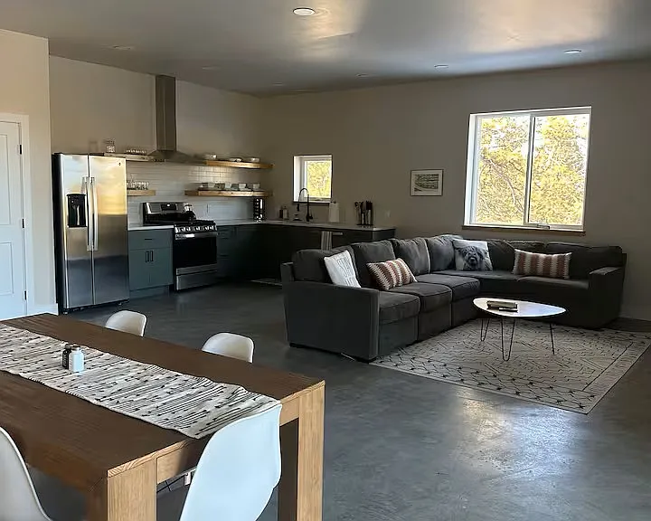 1173 Bellows Rd — Photo 2