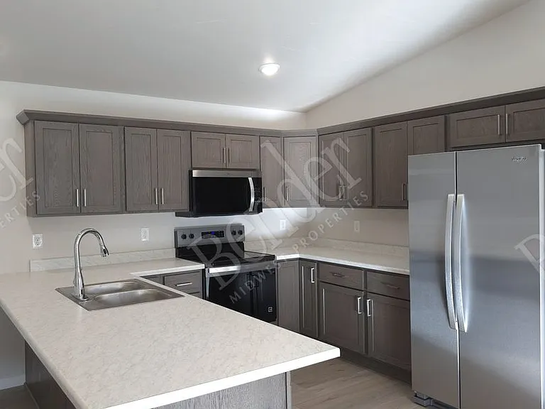 Windmill Flats Townhomes - Up to 2 Months Free! — Photo 8