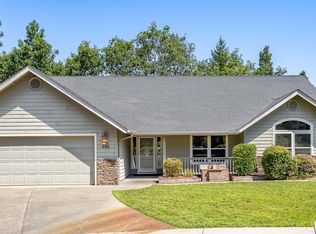 214 Sapphire Ct, Grants Pass, OR 97527