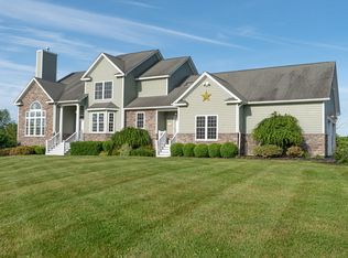 27 Gallagher Dr, Pleasant Valley, NY 12569