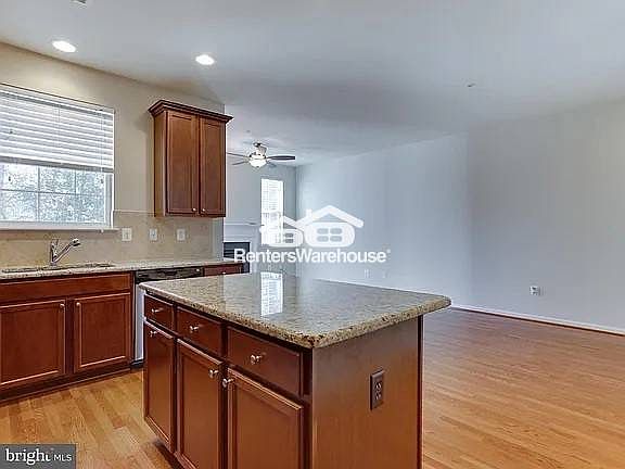 4th image of 7427 Macon Dr