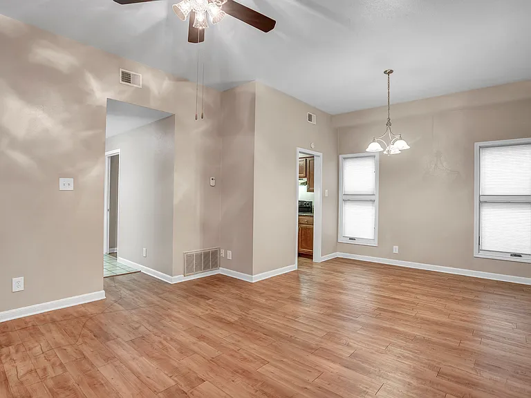 The Tuscany Apartments — Photo 29