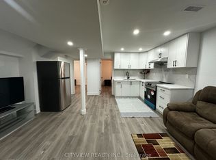 1198 Blueheron Blvd, Mississauga, ON L5V 2E1