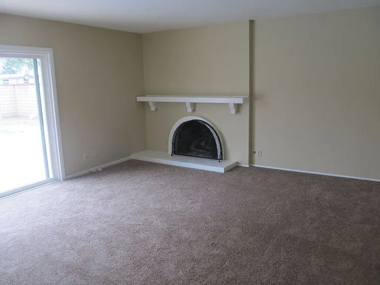 522 E Collins Ave — Photo 6