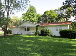 406 W 3rd St, Mountain View, MO 65548