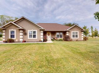 19115 White Oak Ln, Green Ridge, MO 65332