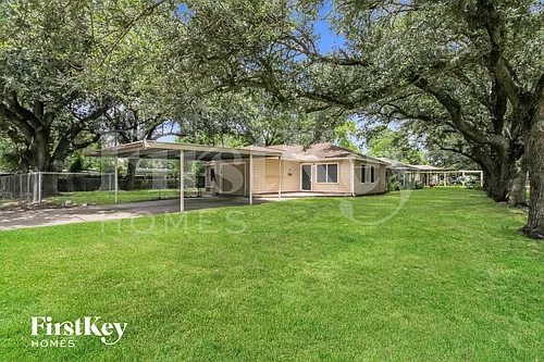1108 W Camp Cir Photo 1
