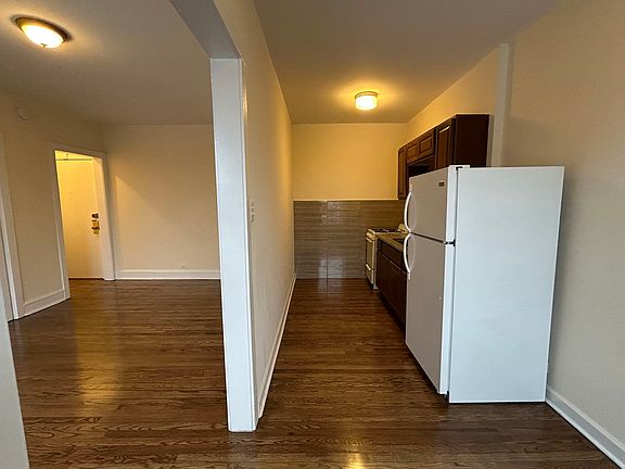 2nd image of 2712 N Milwaukee Ave APT 209