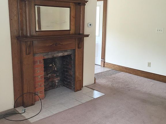 2nd image of 826 Clifton St