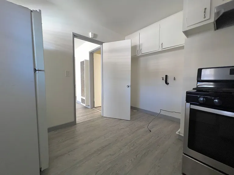 10942-10948 Crenshaw Blvd (Hexagon Eagles LLC) — Photo 13