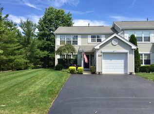 125 Linden Ln, Freehold, NJ 07728