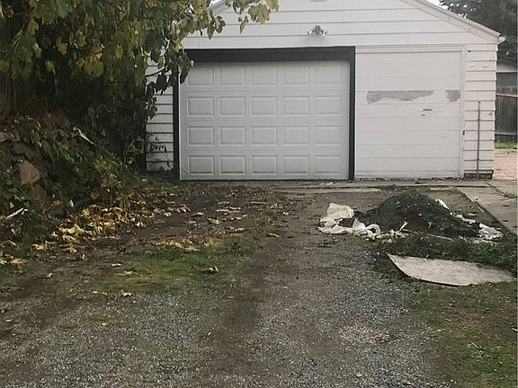 3rd image of 136 S 120th St