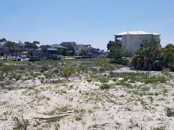 3rd image of 626 Lagoon Dr