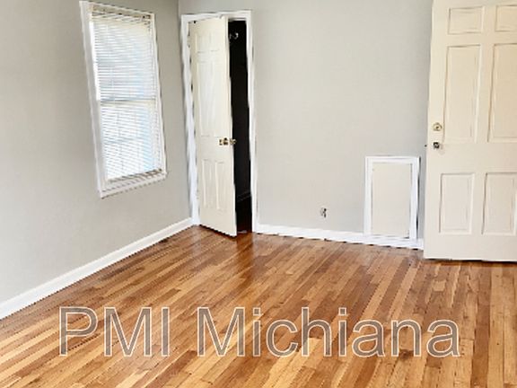 4th image of 1311 E Monroe St