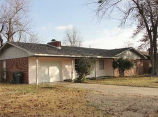 924 Bel Air Dr, Fayetteville, AR 72703