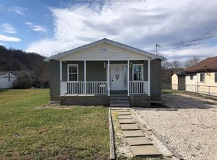 192 Highlawn Ave, Milton, WV 25541