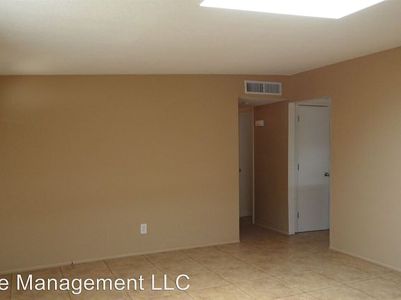 3rd image of 4902 N Sunrise Ave