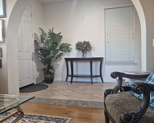 3rd image of 12714 Burbank Rd