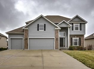 10300 N Willow Ave, Kansas City, MO 64157