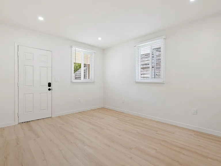 3122 Rockview Place — Photo 6