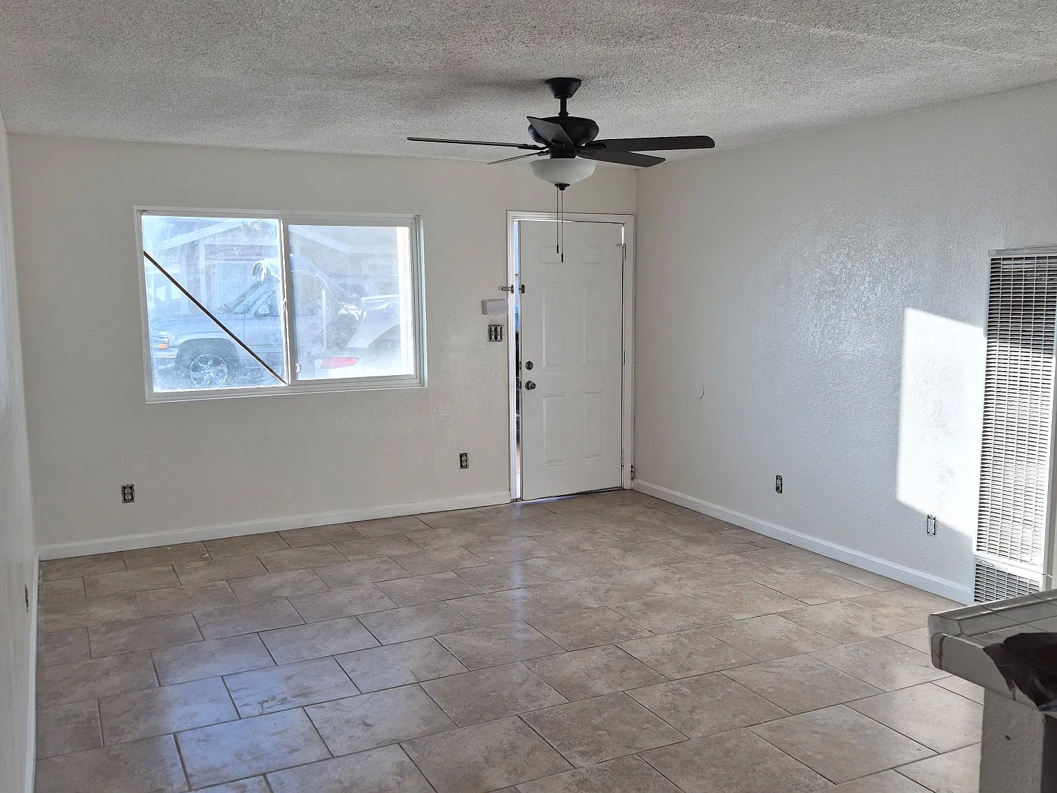 2 bed, 950 sqft, $1,750 — Photo 4