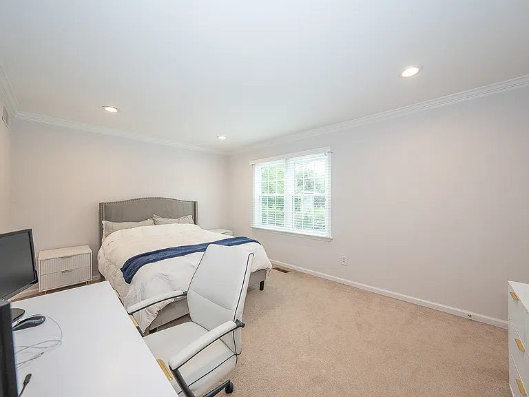 10 Hansen Ct — Photo 25