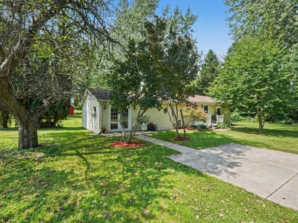 9000 N Meridian Rd, Pleasant Lake, MI 49272
