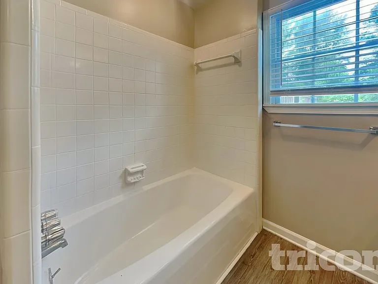 515 Westbridge Dr — Photo 15