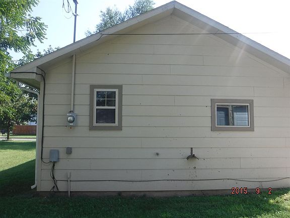 2nd image of 810 W 2nd Ave
