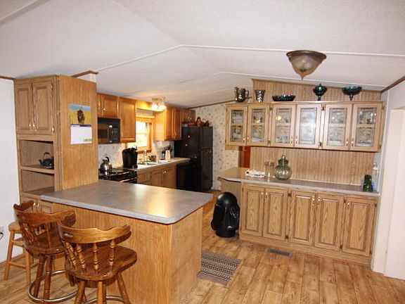 3rd image of 528 Swift Hollow Ln