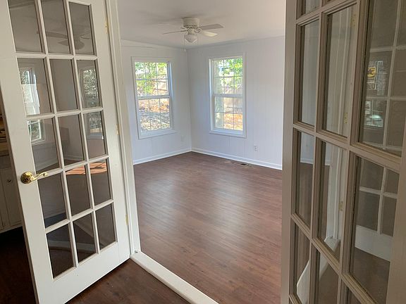 5th image of 419 Deerwood Dr