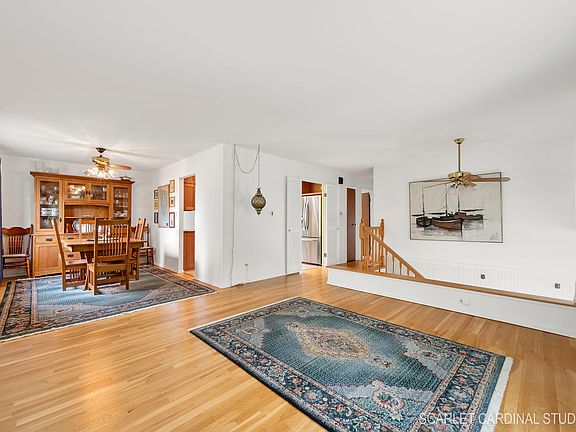 5th image of 20W632 Glen Ct