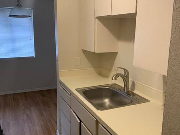 5th image of 7429 Rainier Ave S #303