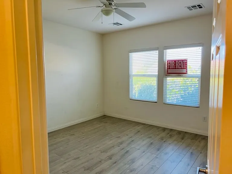 2103 Sawtooth Mountain Dr — Photo 10