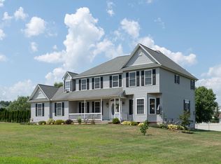 23 Kingsberry Way, Easthampton, MA 01027
