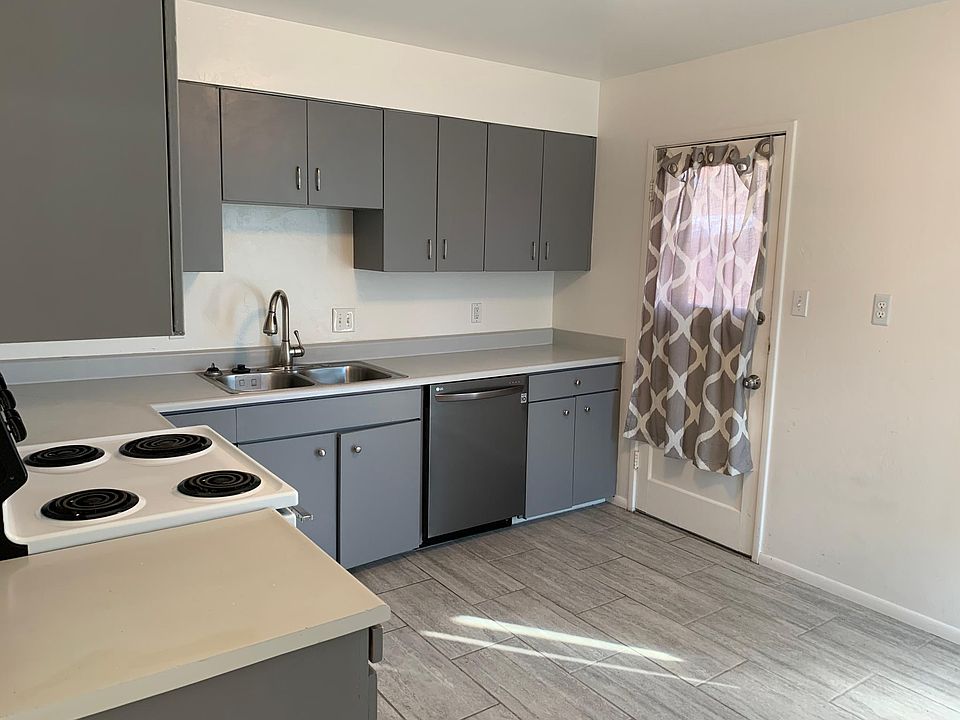 1st image of 2464 Catalina Dr