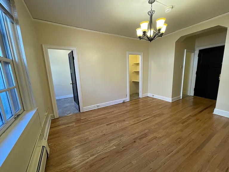 Chateau Apartments — Photo 28