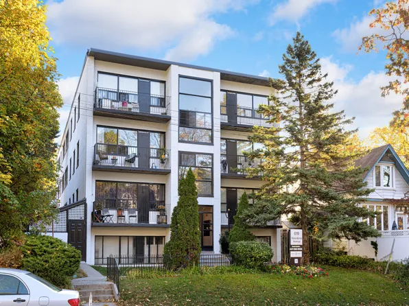 619 Woodbine Ave #2, Toronto, ON M4E 2J2