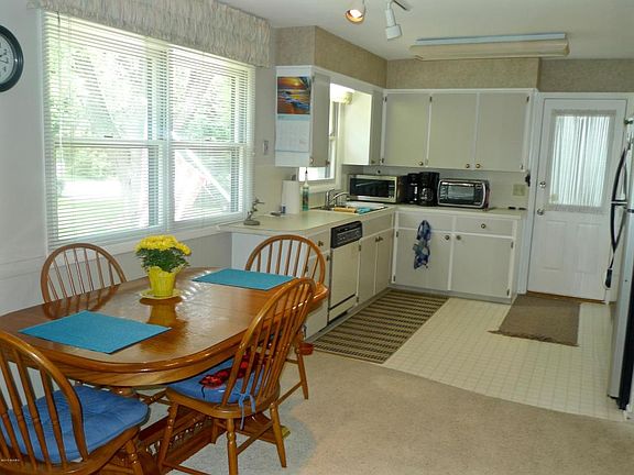 4th image of 1028 Westmoor Dr NW