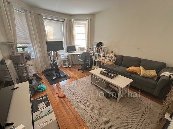 3rd image of 116 Warren St APT 14