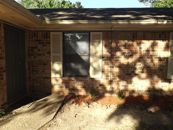 4th image of 15997 Shoshone Dr