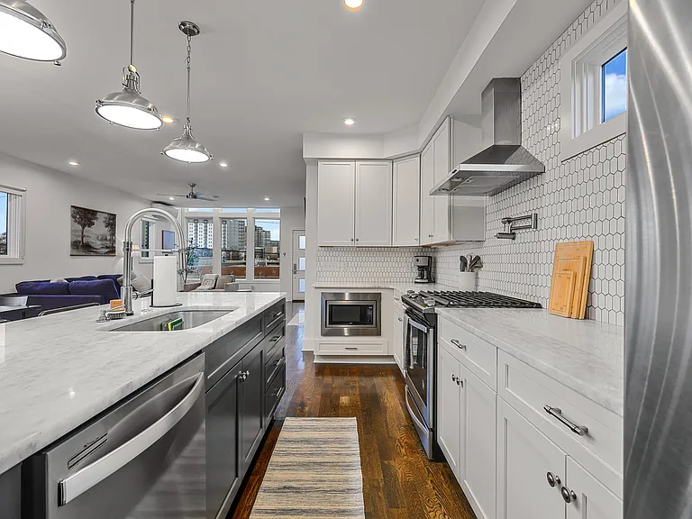 1806 Pearl St — Photo 10