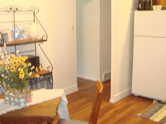 5th image of 1060 Bluefield Dr
