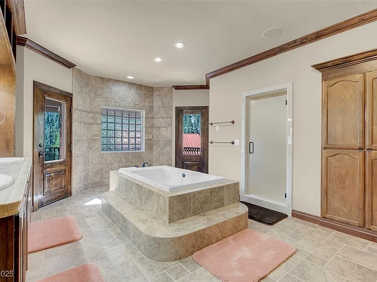 264 Crestview Dr — Photo 51